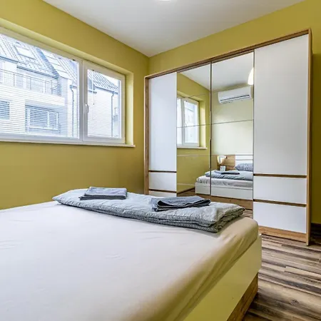 דירה Ishirkov One Bedroom סופיה